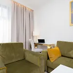 Stylish Grzybowska By Renters Varšava