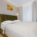 Apartment Stylish Grzybowska By Renters *