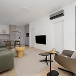 Apartment Stylish Grzybowska By Renters *