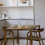 Stylish Grzybowska By Renters Apartman Varsó