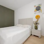Stylish Grzybowska By Renters Apartment