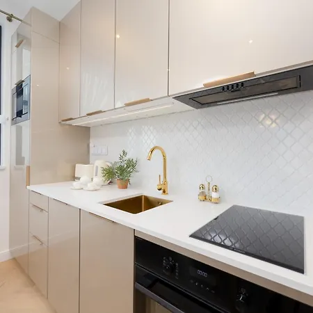 Apartment Stylish Grzybowska By Renters