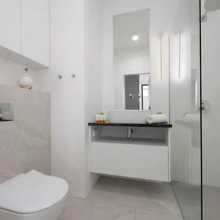 Apartment Stylish Grzybowska By Renters Warsaw