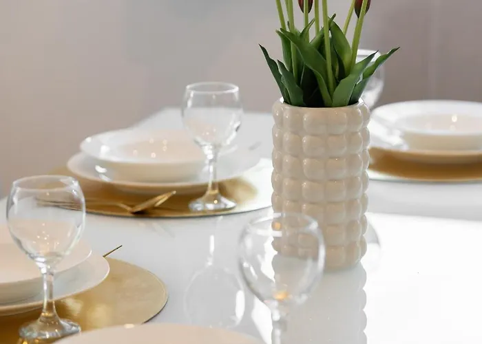 Stylish Grzybowska By Renters Apartman Varsó