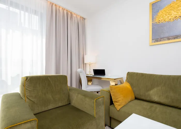 Stylish Grzybowska By Renters Varsó