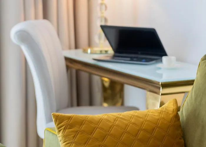 Stylish Grzybowska By Renters * Varsó