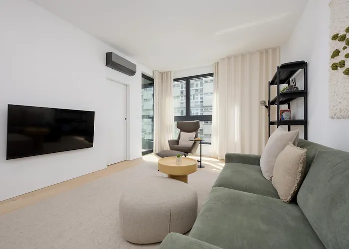 Stylish Grzybowska By Renters Varsó