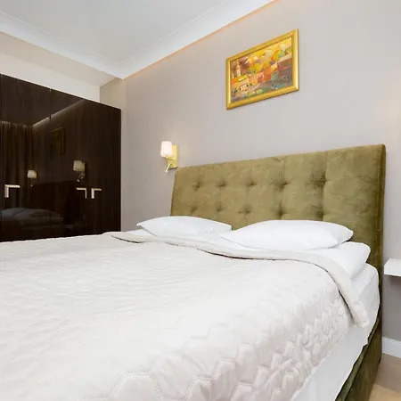 Stylish Grzybowska By Renters Daire