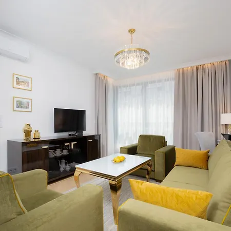 Daire Stylish Grzybowska By Renters Varşova