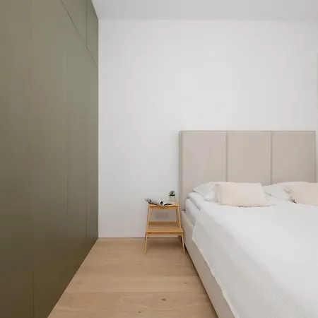 Daire Stylish Grzybowska By Renters Varşova